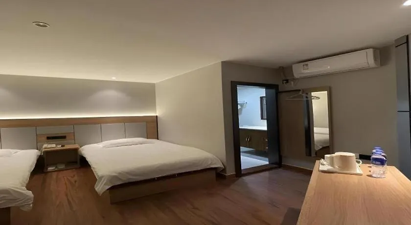 Greentree Inn Shanghai Hongqiao Hub Convention Center Jinghua Road Shell Hotel