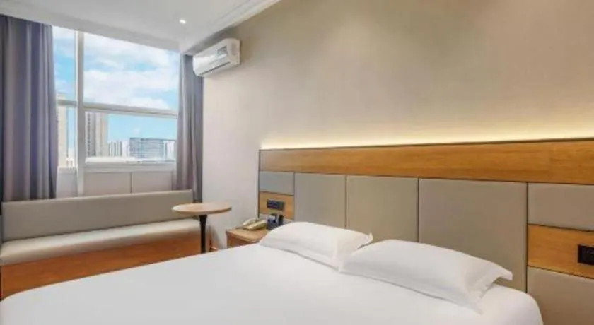 Greentree Inn Shanghai Hongqiao Hub Convention Center Jinghua Road Shell Hotel